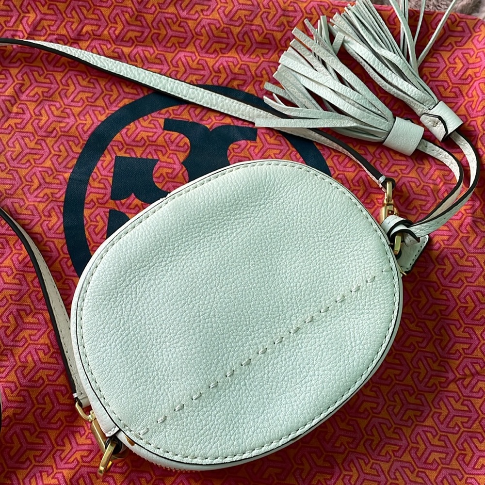 Tory Burch McGraw Crossbody Purse - Picture 4 of 11